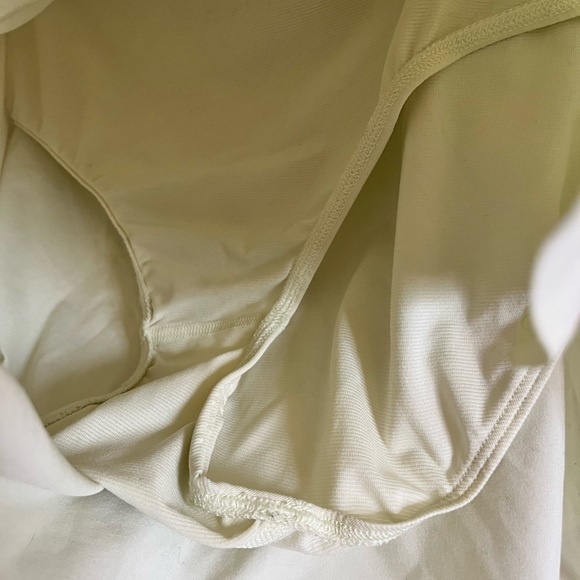 Athleta Run With It 4.5” short, Women’s size XL - Picture 5 of 6